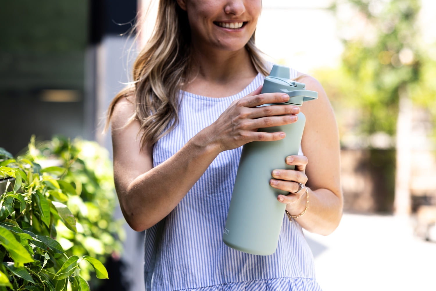 Simple Modern 48 fl oz Reusable Tritan Summit Water Bottle with Silicone Straw Lid|Seaglass Sage - GIWE