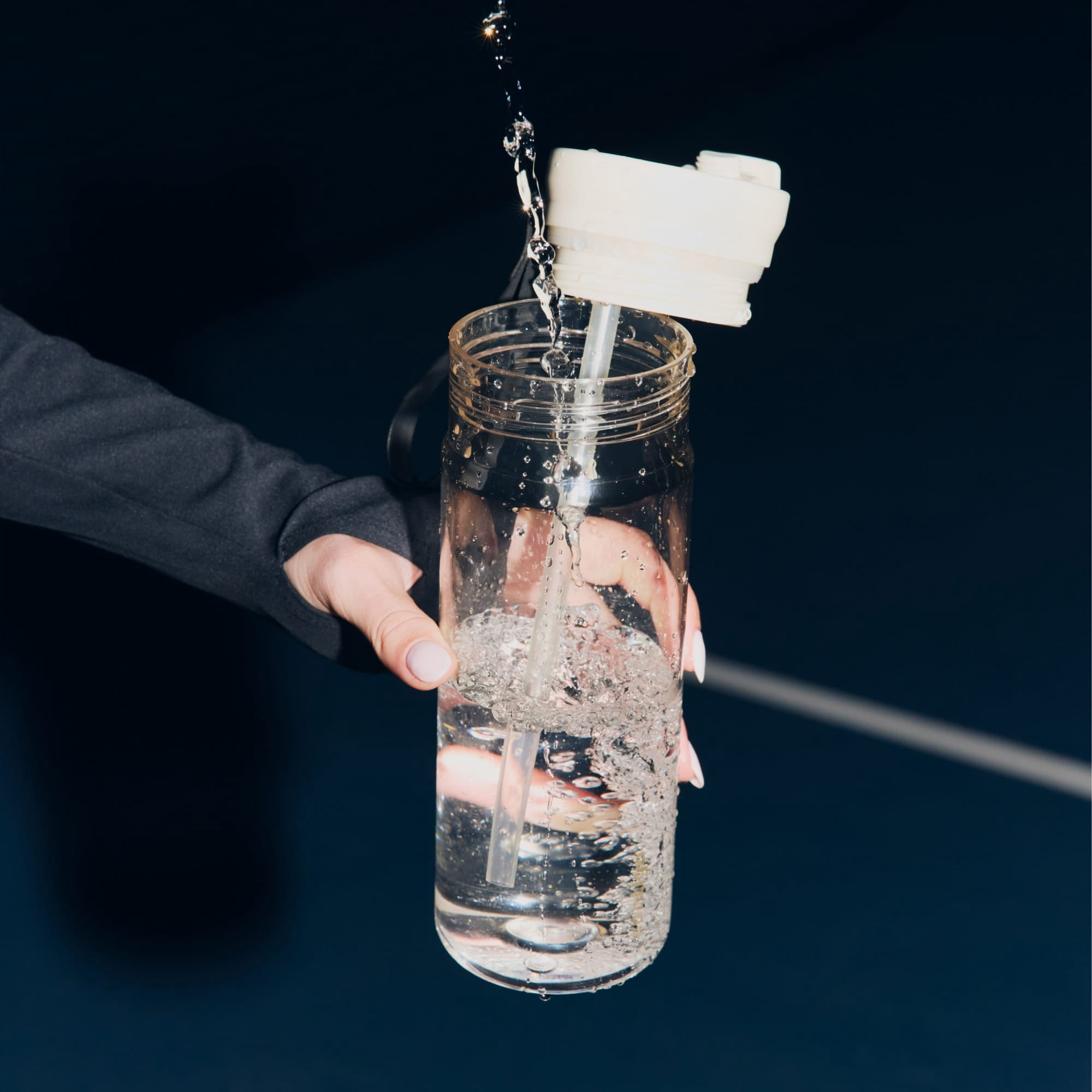 Contigo DualSip Leakproof Plastic Reusable Water Bottle with Carrying Strap, Cream/Clear, 28 oz - LPHZ