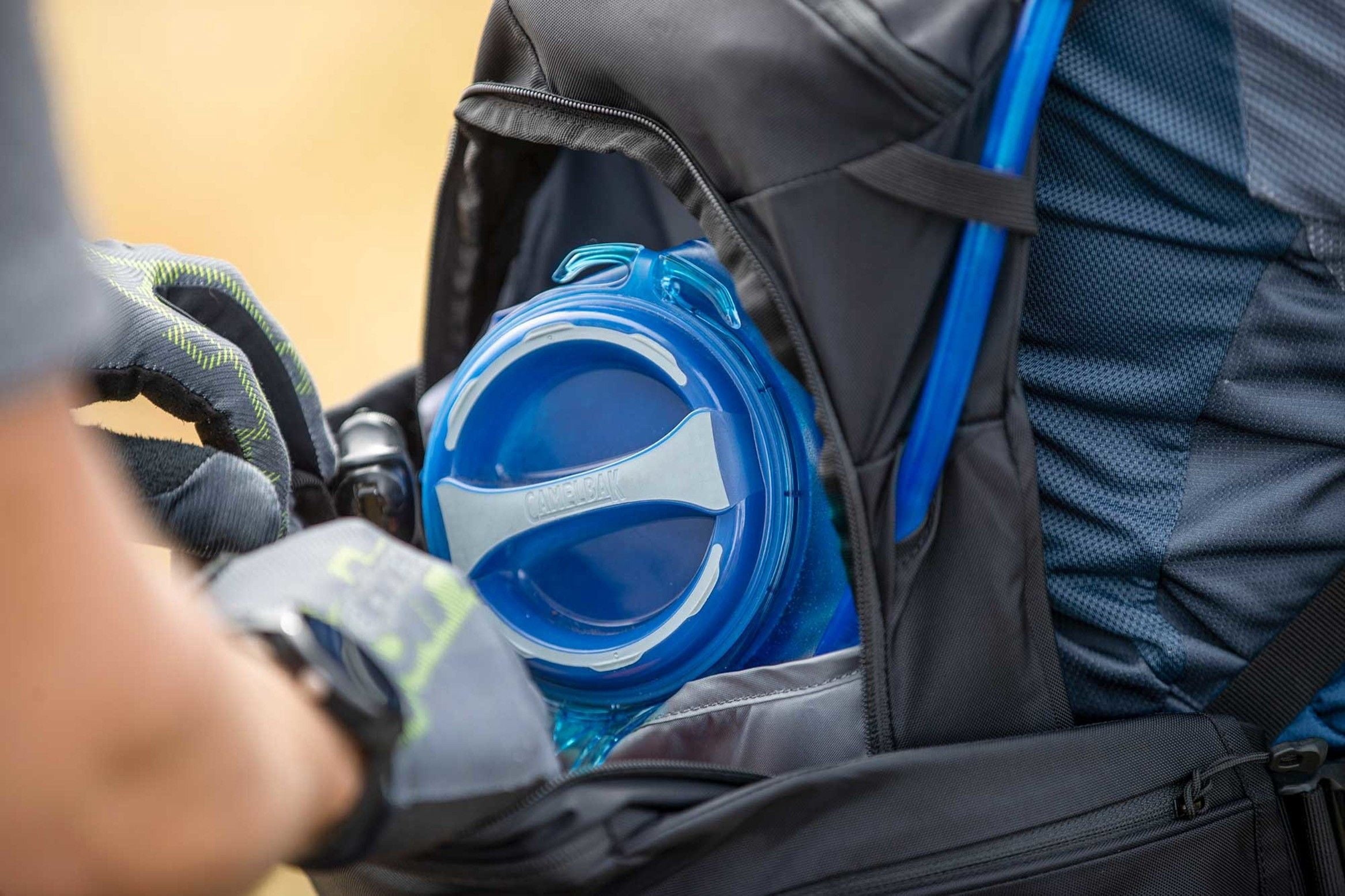 Camelbak Crux™ 2L Reservoir, Blue - C22R