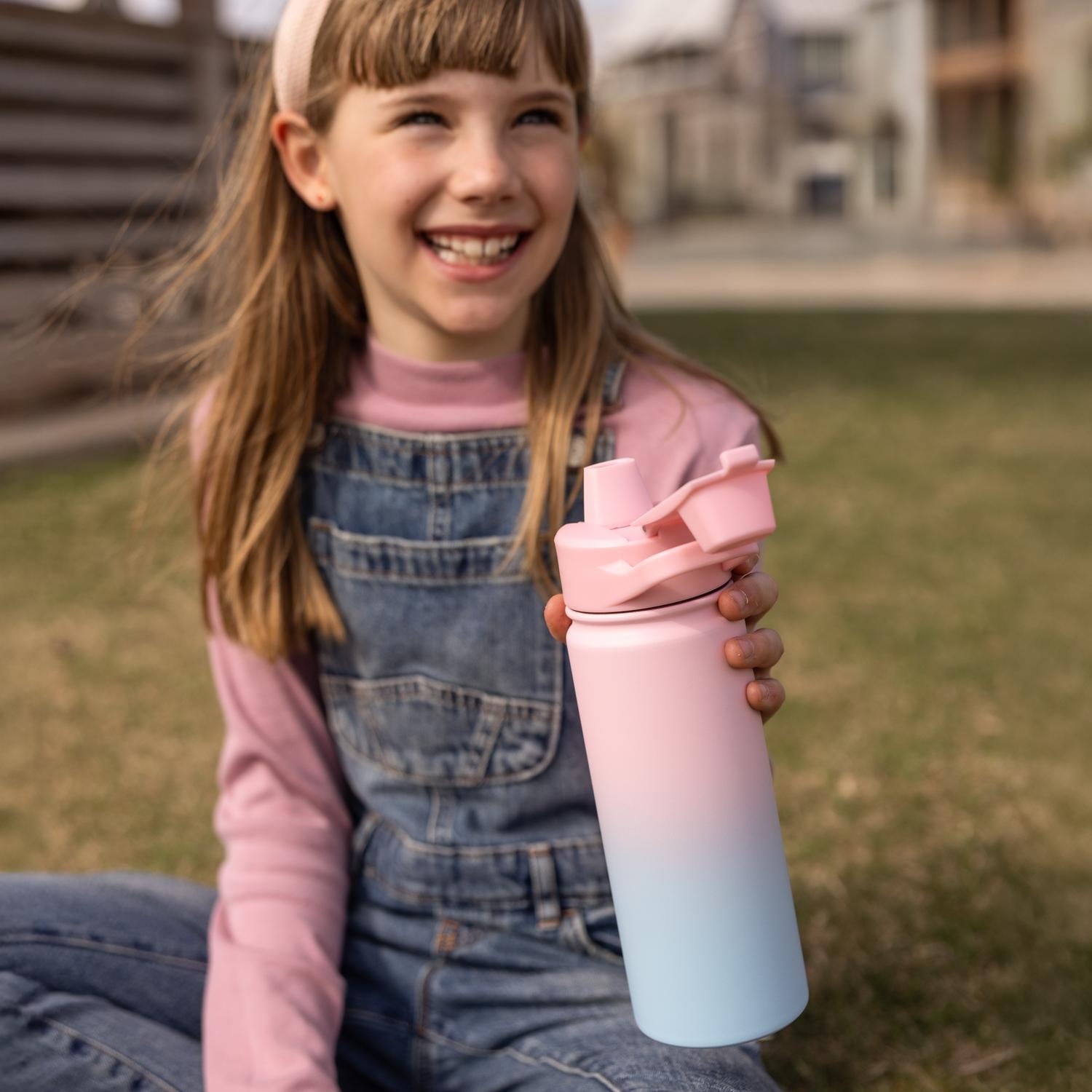 Simple Modern 18 fl oz Insulated Stainless Steel Summit Water Bottle with Covered Silicone Straw Lid | Sweet Taffy - RULS