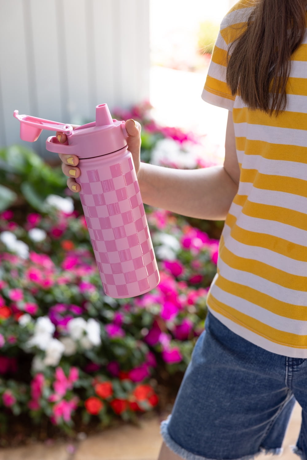 Simple Modern 18 fl oz Insulated Stainless Steel Summit Water Bottle with Covered Silicone Straw Lid | Sweet Taffy - RULS
