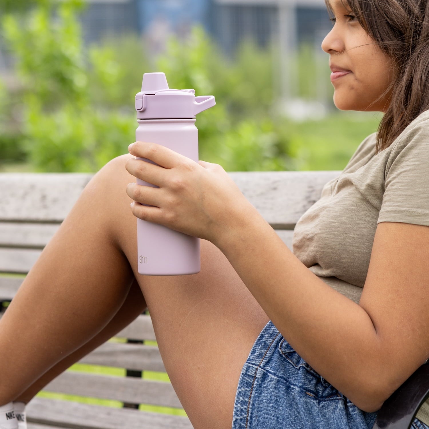 Simple Modern 18 fl oz Insulated Stainless Steel Summit Water Bottle with Covered Silicone Straw Lid | Sweet Taffy - RULS